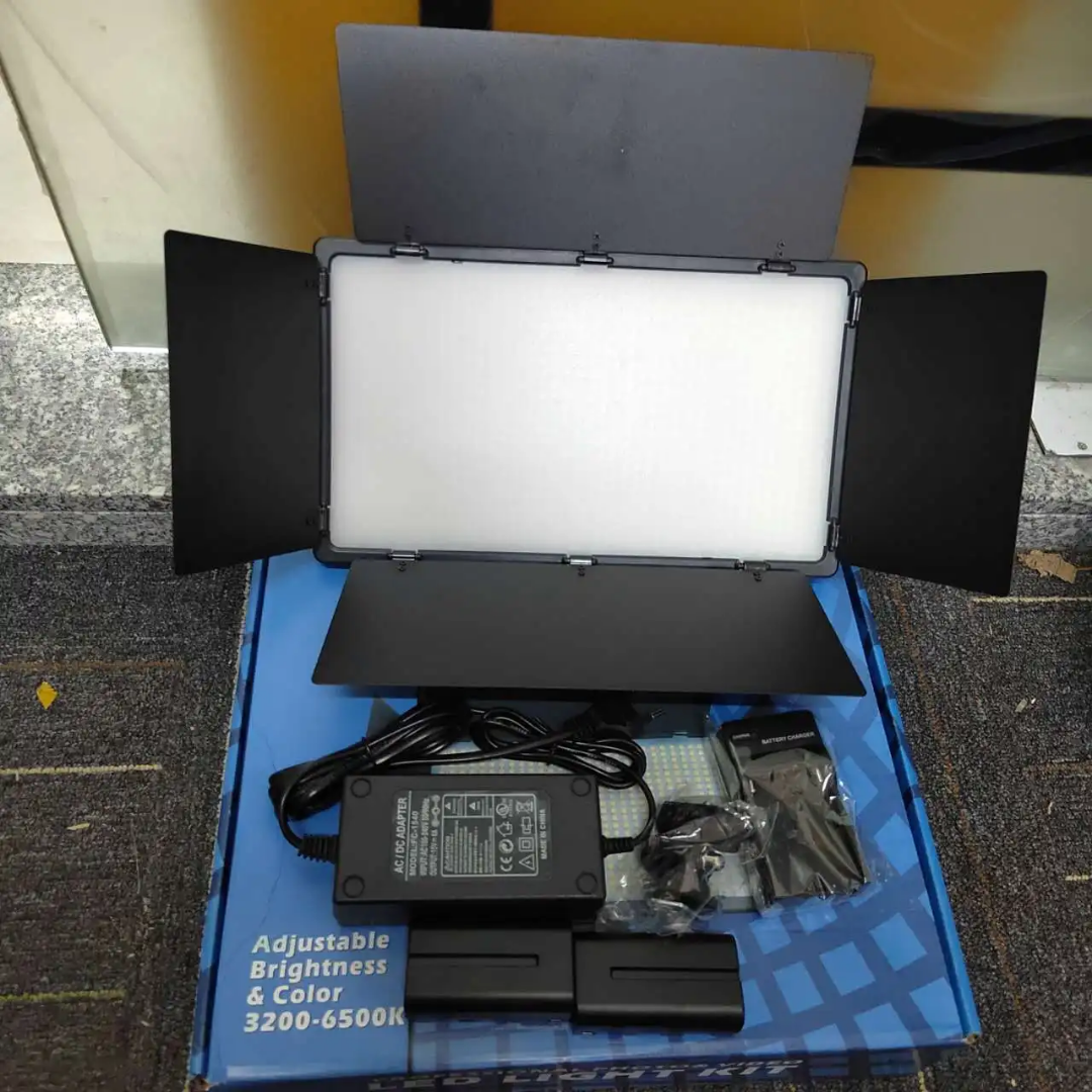 Pro LED 880 - Kit d'éclairage Professionnel